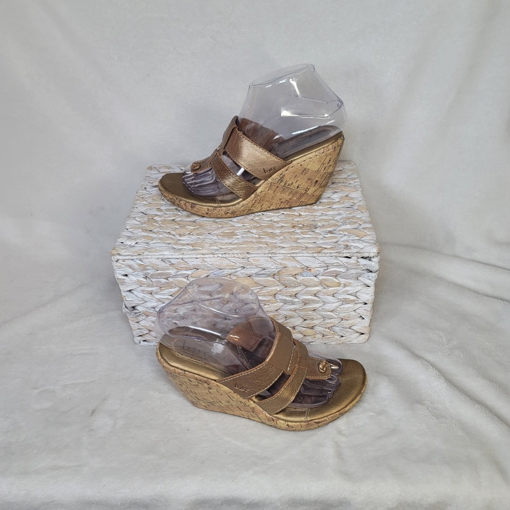 B.O.C. Born Metallic Y3K Wedge Sandals Retro 90s‎ Resortwear Summer Size 7 Gold